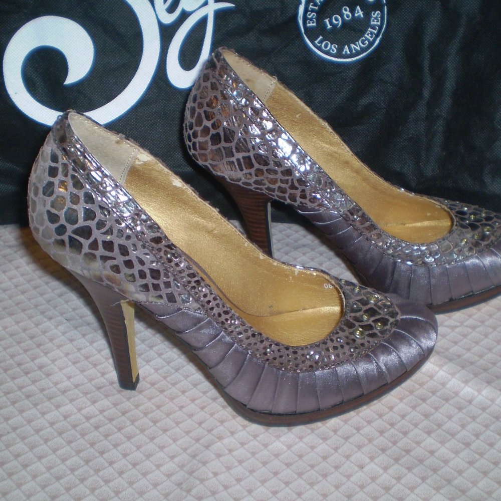 Seychelles Heels Size 6 Mauve/Gray Pleated Satin Plenty of Party Bling